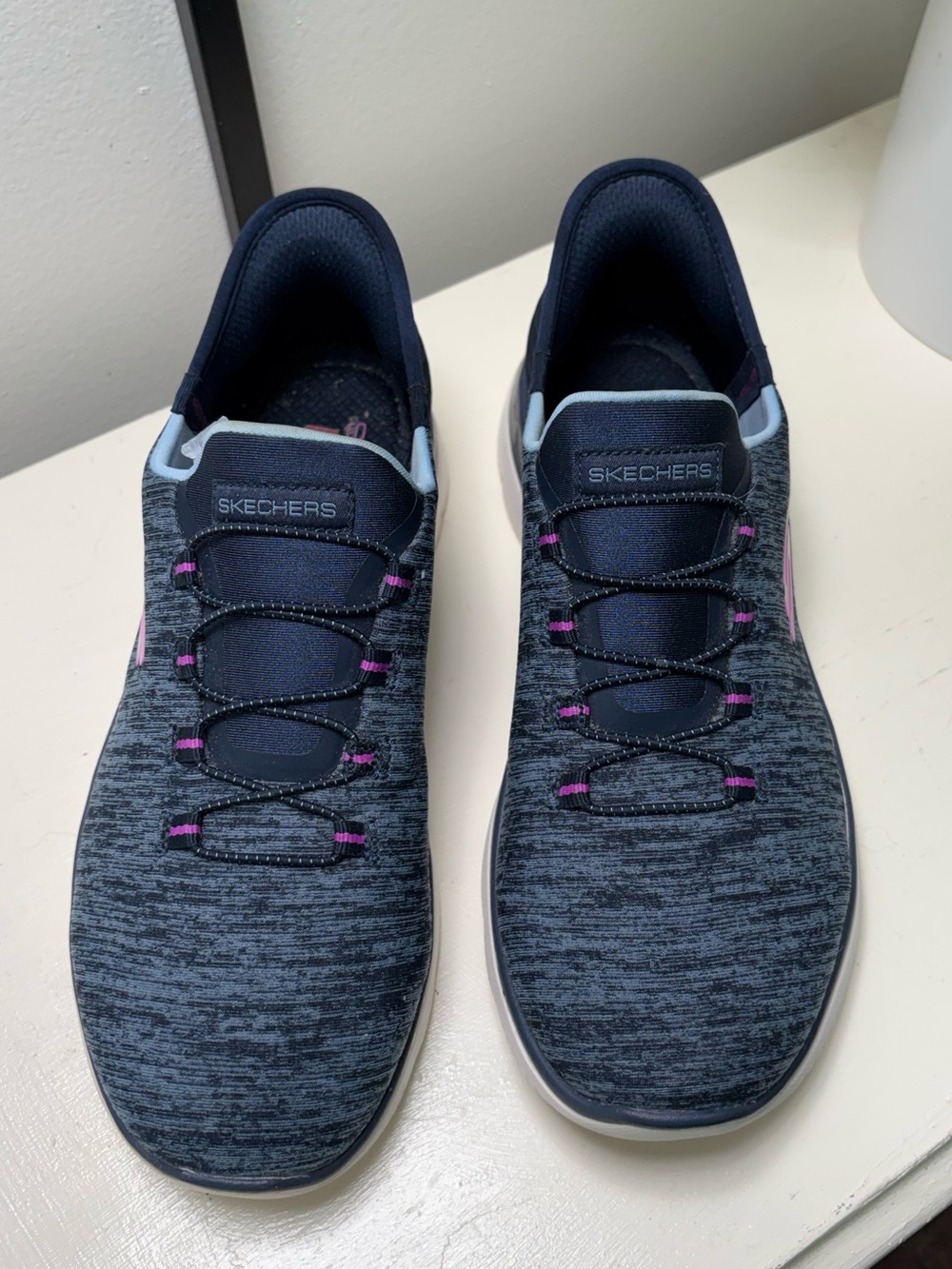 Skechers Slip-in Summits Dazzling Haze Sneaker. Size 7.5. - Picture 2 of 15
